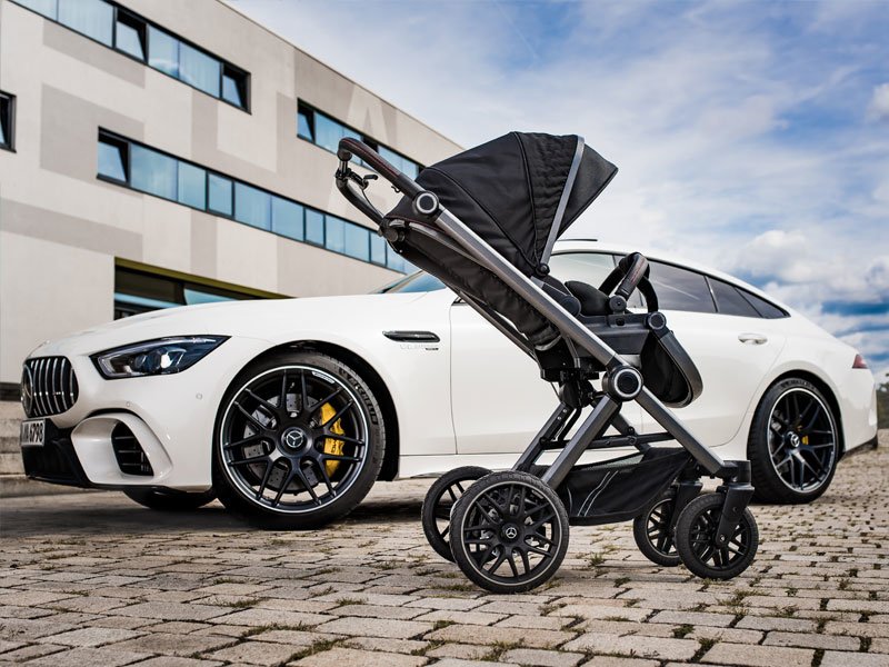 Mercedes-AMG выпустил “суперспортивные” детские коляски